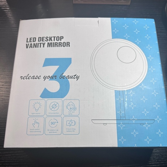 Lighted Makeup Mirror with 1X/5X Magnification,8.3" Rechargeable *new* - Picture 7 of 9